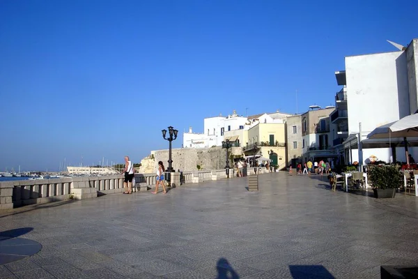 Otranto, Itália, Europa - 11 de julho de 2016 praça principal — Fotografia de Stock