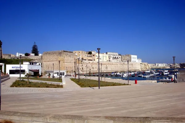 Otranto, Italië, Europa - 11 juli 2016 Hoofdplein — Stockfoto