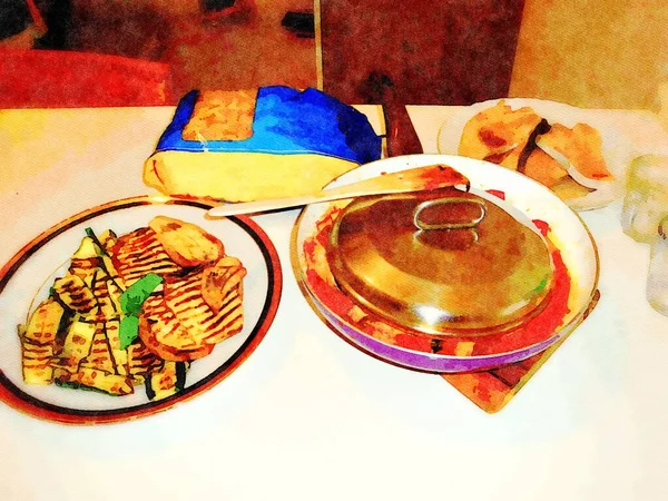 トマトソースに魚の切り身を入れた鍋を表す水彩画、コレットとグリルしたオーベルニュのプレートとパスタのパック — ストック写真
