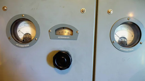 Een detail van een oud radiopaneel — Stockfoto
