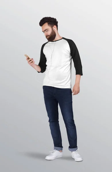 Modelo Masculino Vestindo Camisa Lisa Raglan Branco Preto Calça Jeans — Fotografia de Stock