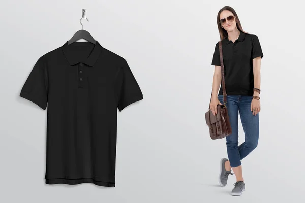 Camiseta Polo Liso Negra Colgante Pared Con Hermoso Modelo Femenino — Foto de Stock