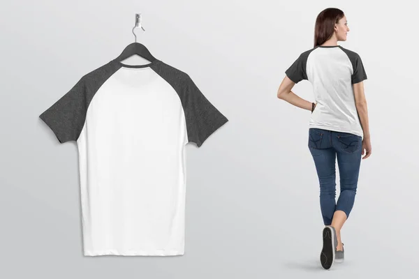 Camiseta Raglán Lisa Blanca Gris Colgante Pared Con Hermoso Modelo — Foto de Stock