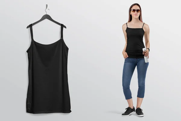 Hangend Zwart Effen Camisole Shirt Aan Muur Met Mooi Vrouwelijk — Stockfoto