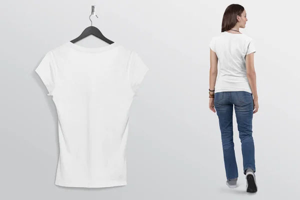 Hangend Zwart Effen Shirt Met Korte Mouwen Aan Muur Met — Stockfoto