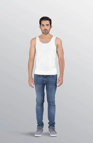 Stehendes Männliches Modell Weißem Schlichten Tank Top Shirt Und Jeanshose — Stockfoto