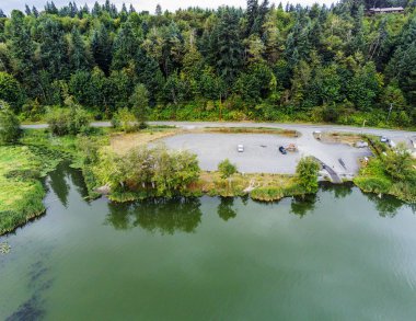 Pierce County 'nin Eatonville, Washington' daki çarpıcı Ohop Gölü 'nün inanılmaz hava görüntüleri.