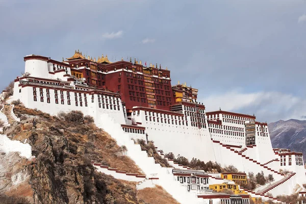 Een 2019 Uitzicht Het Potala Paleis Zetel Van Dalai Lama Stockfoto