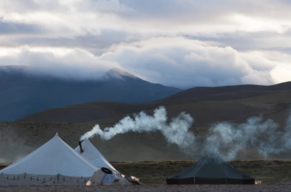 Een Nomade Kamp Kustlijn Van Het Meer Manasarovar West Tibet Rechtenvrije Stockafbeeldingen