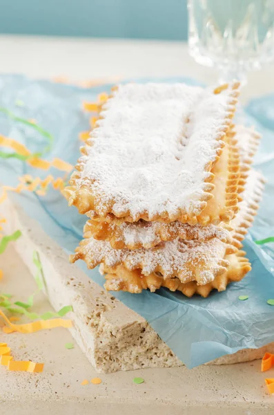 Frappe Italiano Chiacchiere Buñuelos Típicos Carnaval Espolvoreado Con Azúcar Polvo — Foto de Stock