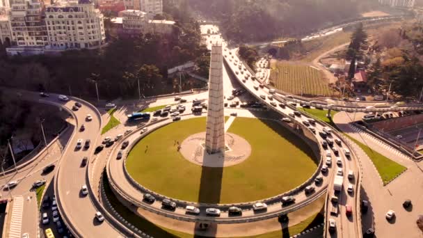 Static aerial view of road junction with moving cars. Taken by drone — Stock Video