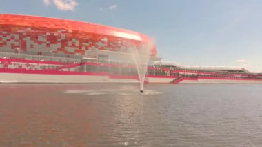 Fıskiyeye ve Mordovia Stadyumu 'na havadan uçuşlar. İnsansız hava aracı tarafından çekiliyor.