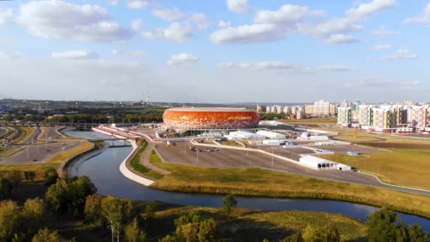 Voo aéreo de volta do estádio Mordovia Arena. Tomado por drone no verão — Vídeo de Stock