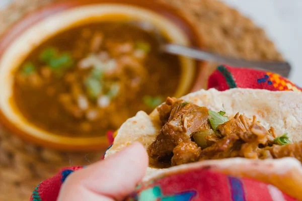 Tortilla Llena Birria Tacos Birria Son Deliciosa Comida México —  Fotos de Stock