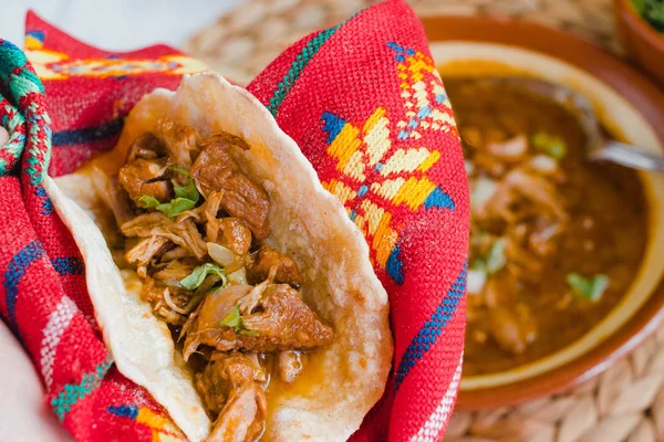 Primer Plano Del Taco Birria Este Taco Típico Jalisco México —  Fotos de Stock