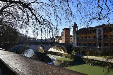 Roma, İtalya - 14 Mart 2019: Fate Bene Fratelli Hastanesi (Ospedale Fatbenefratelli - Isola Tiberina).