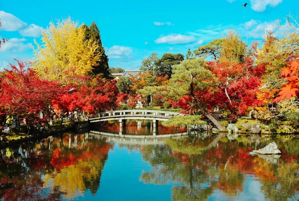 Steinbrücke Und Teich Eikando Tempel Während Der Herbstsaison Kyoto Japan — Stockfoto