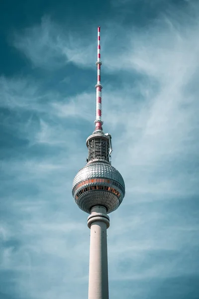 Berlín Německo Květen 2019 Televizní Věž Berlín Proti Modré Oblačné — Stock fotografie