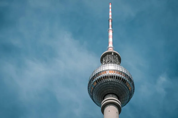 Berlín Německo Květen 2019 Televizní Věž Berlín Proti Modré Oblačné — Stock fotografie