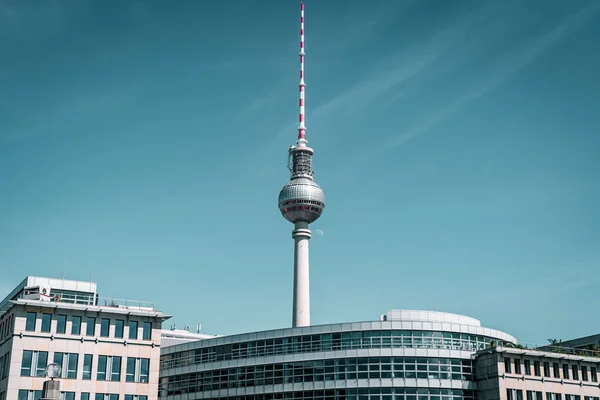 Berlín Německo Květen 2019 Televizní Věž Berlín Mezi Budovami Města — Stock fotografie