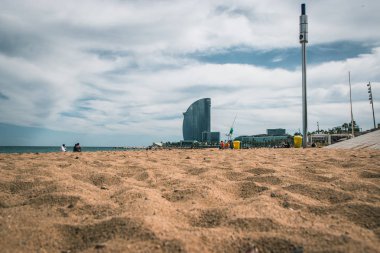 Barselona, İspanya - 14 Mayıs 2018. W Barcelona, La Barceloneta mahallesinde yelken şeklinde bir otel. 