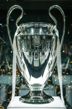 Madrid, İspanya - 2016, 2 Şubat. Real Madrid Şampiyonlar Ligi futbol kulübü, Kupa duyuru panosu 