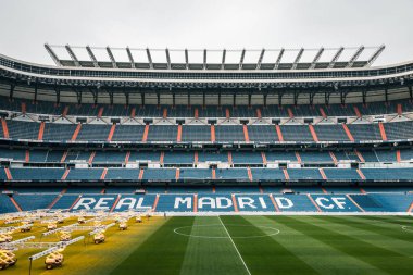 Stadyumdaki futbol sahası, Santiago Bernabeu, Real Madrid
