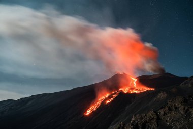 Gece Yanardağ Etna patlaması, Sicilya 