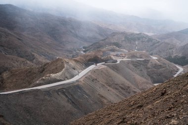 Dağlardaki kanyon, Fas. Atlas Dağları