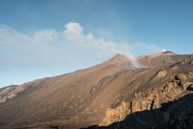 Sabah volkan Etna patlaması