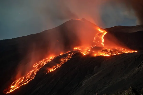 Letusan Yang Sangat Dekat Gunung Berapi Etna Malam Hari Ledakan — Stok Foto