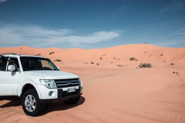 Tunus 'un Sahra Çölü' nde Mitsubishi Pajero, Afrika 'da inanılmaz maceralı bir yolculuk, Safari 4x4, Tunus' u ziyaret