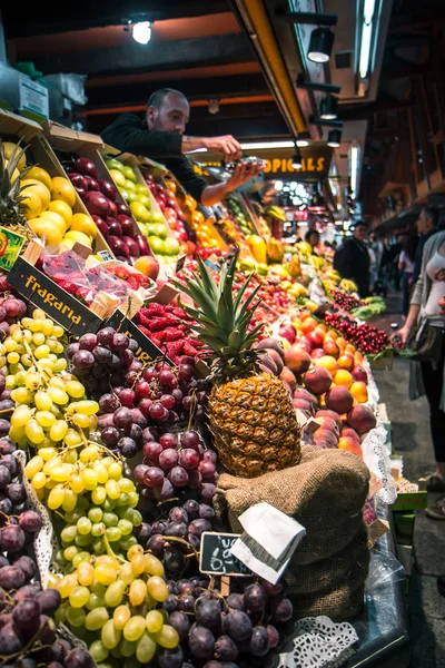 Barcelona Espanha Maio 2018 Boqueria Frutas Para Venda — Fotografia de Stock