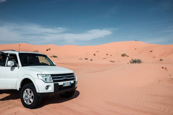 Mitsubishi Pajero Sahara Tunisia Ørkenen Utrolige Eventyrlige Reiser Afrika Safari – stockfoto
