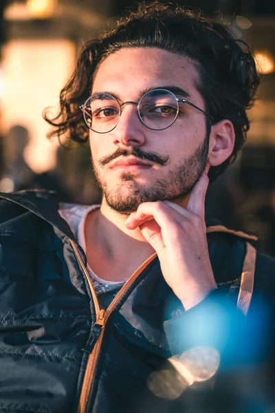 Hombre Con Barba Atardecer —  Fotos de Stock