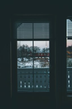 Şehirde pencereli pencere