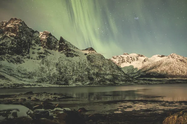 Kuzey Işıkları Inanılmaz Doğa Manzarası — Stok fotoğraf
