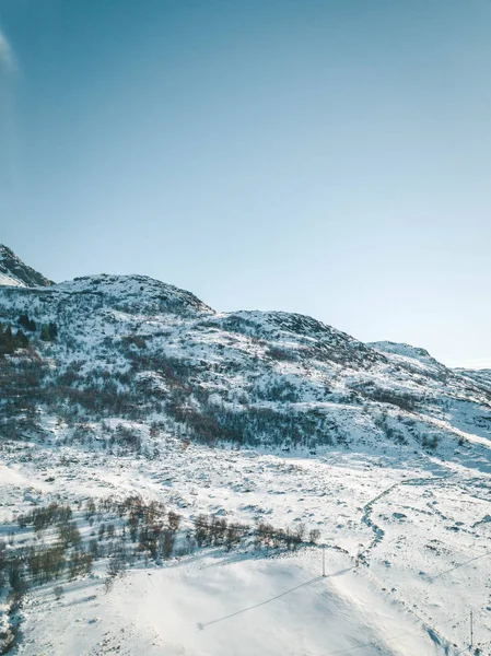 Kışın Dağlarda Kar Yağar — Stok fotoğraf