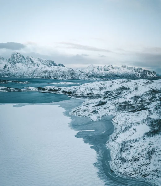 ノルウェー ロフトテン諸島の美しい海の風景 — ストック写真