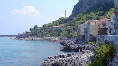 Güzel Sicilya manzarası, deniz feneri, Cefal.