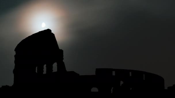 Das Kolosseum Von Rom Nächtlicher Zeitraffer Mond Und Wolken — Stockvideo