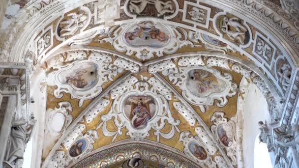 The mosaics of the cathedral of Cefal, indoor dome — Stock Video