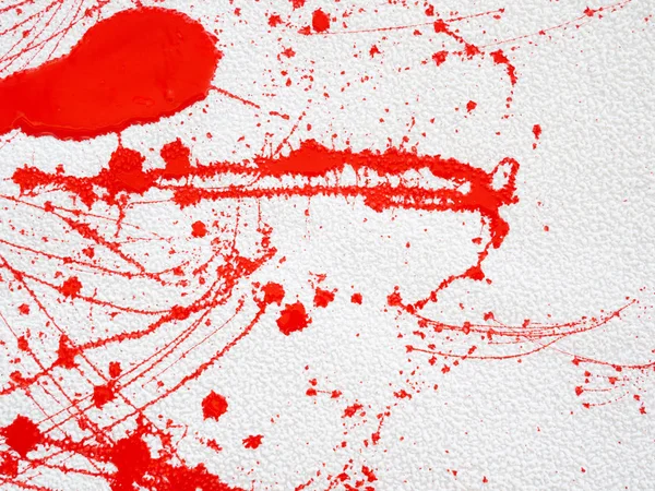 Rode vlek en Splatter verf op witte achtergrond — Stockfoto