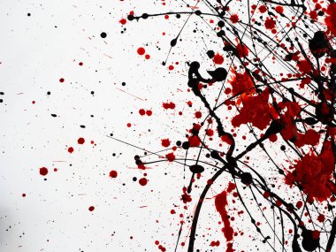 Beyaz arka plan üzerine yalıtılmış siyah ve kırmızı çizgi boya damlama. Akan fuel oil sıçramaları, damlalar ve iz