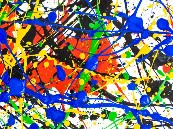 Expressionnisme abstrait art fond créatif. l'art des éclaboussures et des gouttes. rouge noir vert jaune bleu peinture sur fond blanc . — Photo