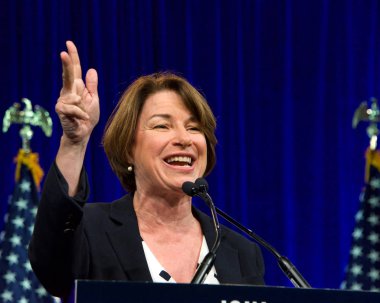 San Francisco, Ca - 23 Ağustos 2019: Başkan adayı Amy Klobuchar San Francisco, Kaliforniya'daki Demokratik Ulusal Kongre yaz oturumunda konuştu.