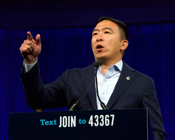 Σαν Φρανσίσκο Αυγούστου 2019 Προεδρικός Υποψήφιος Άντριου Γιανγκ Ομιλεί Κατά — Φωτογραφία Αρχείου