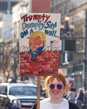 San Francisco, Ca - 19 Ocak 2019 Kadınlar Yürüyüşü 'nün kimliği belirsiz katılımcıları. Bu yılın teması 