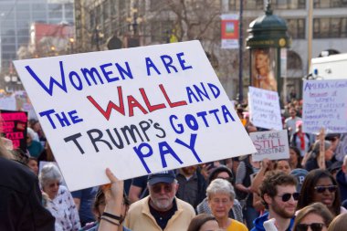 San Francisco, Ca - 19 Ocak 2019 Kadınlar Yürüyüşü 'nün kimliği belirsiz katılımcıları. Bu yılın teması 