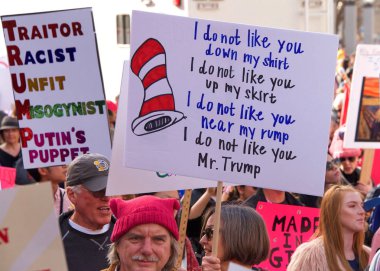 San Francisco, Ca - 19 Ocak 2019 Kadınlar Yürüyüşü 'nün kimliği belirsiz katılımcıları. Bu yılın teması 